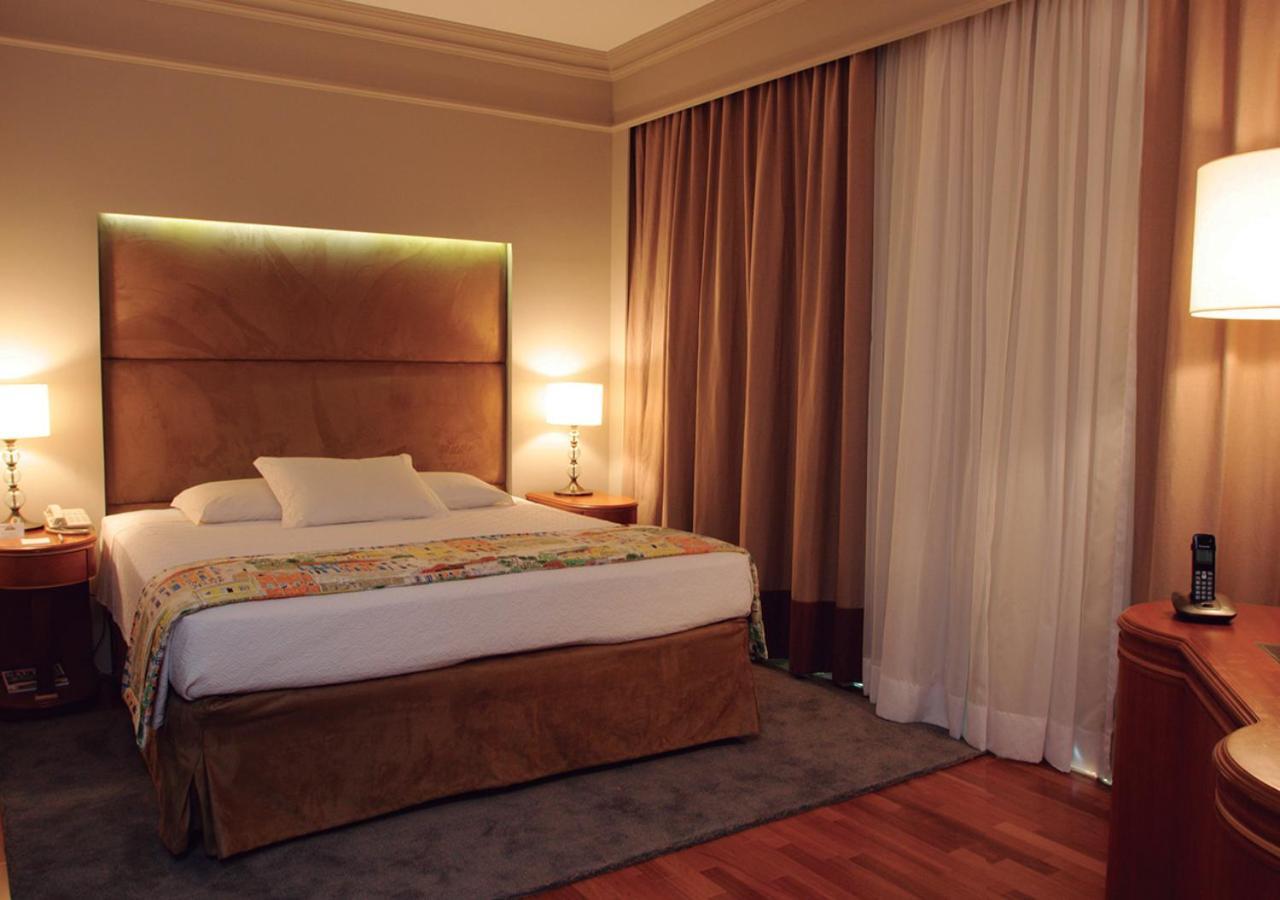 Gran Estanplaza Berrini Hotel Sao Paulo Exterior photo A bedroom