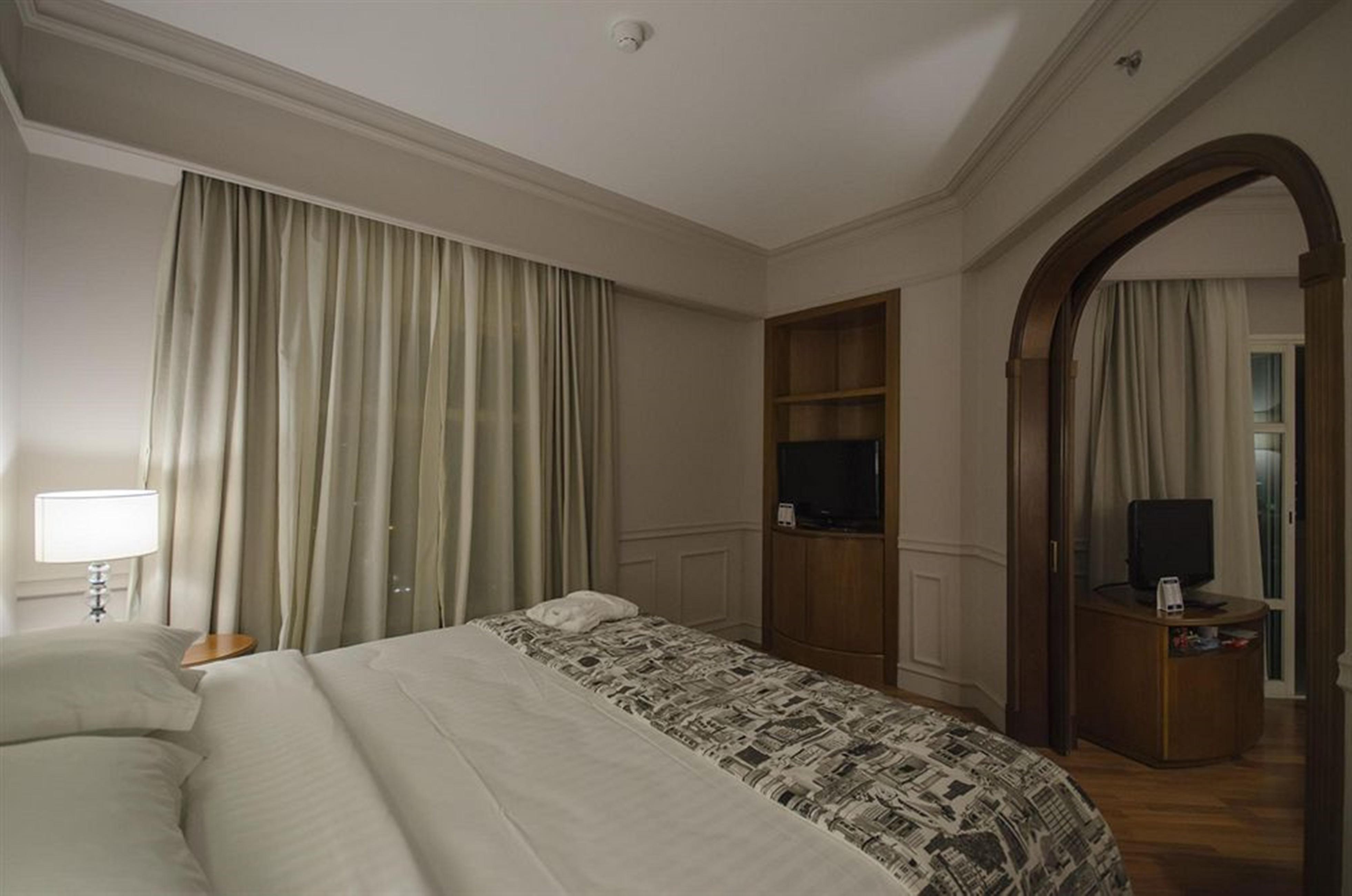 Gran Estanplaza Berrini Hotel Sao Paulo Exterior photo A bedroom at the hotel
