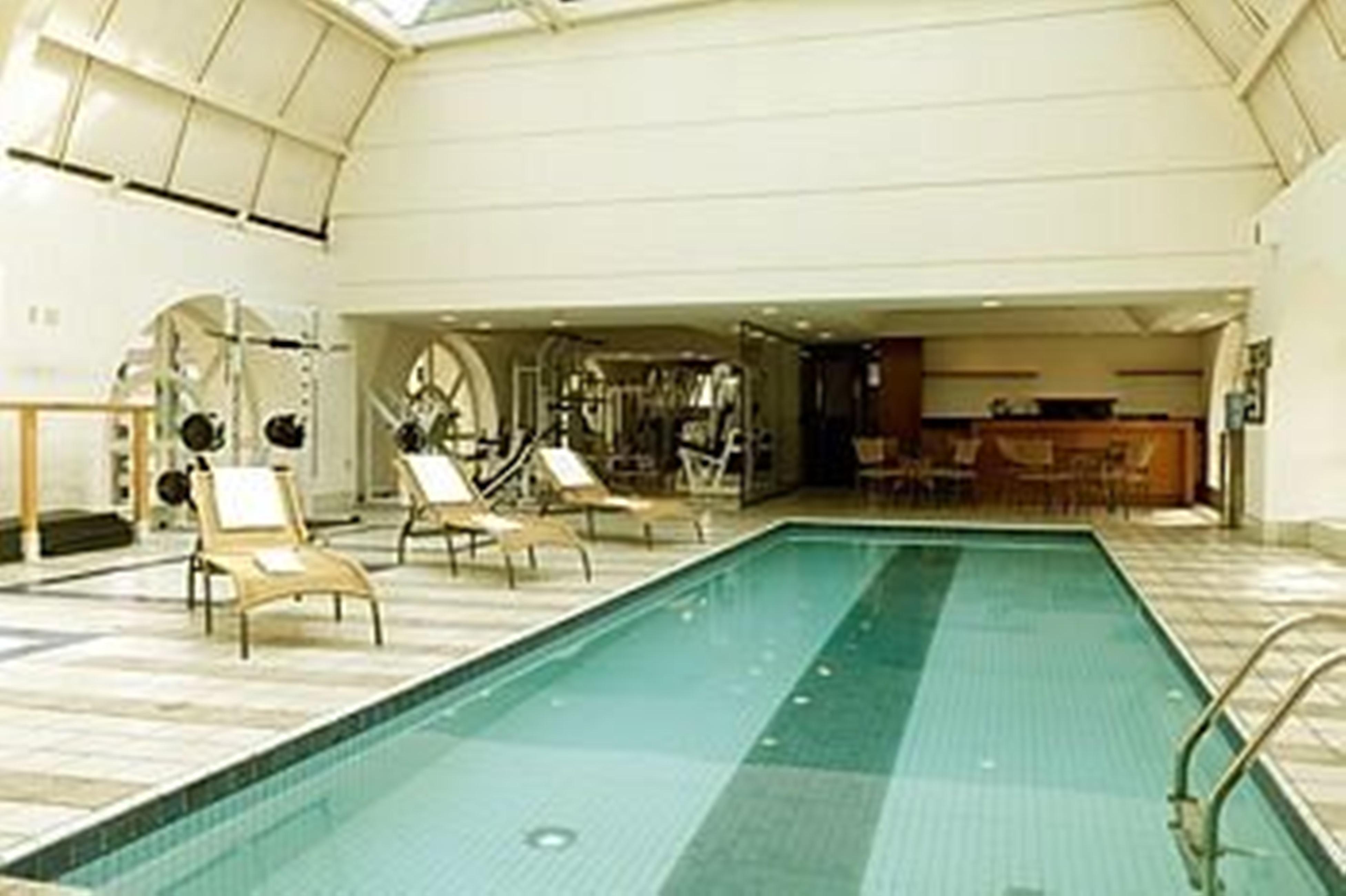 Gran Estanplaza Berrini Hotel Sao Paulo Exterior photo The pool at the Mandarin Oriental, London