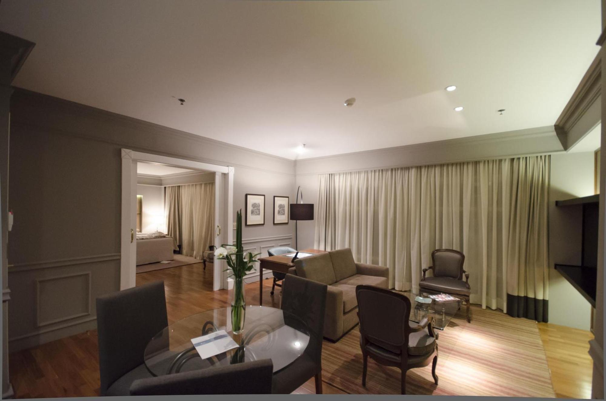Gran Estanplaza Berrini Hotel Sao Paulo Room photo A suite at the hotel