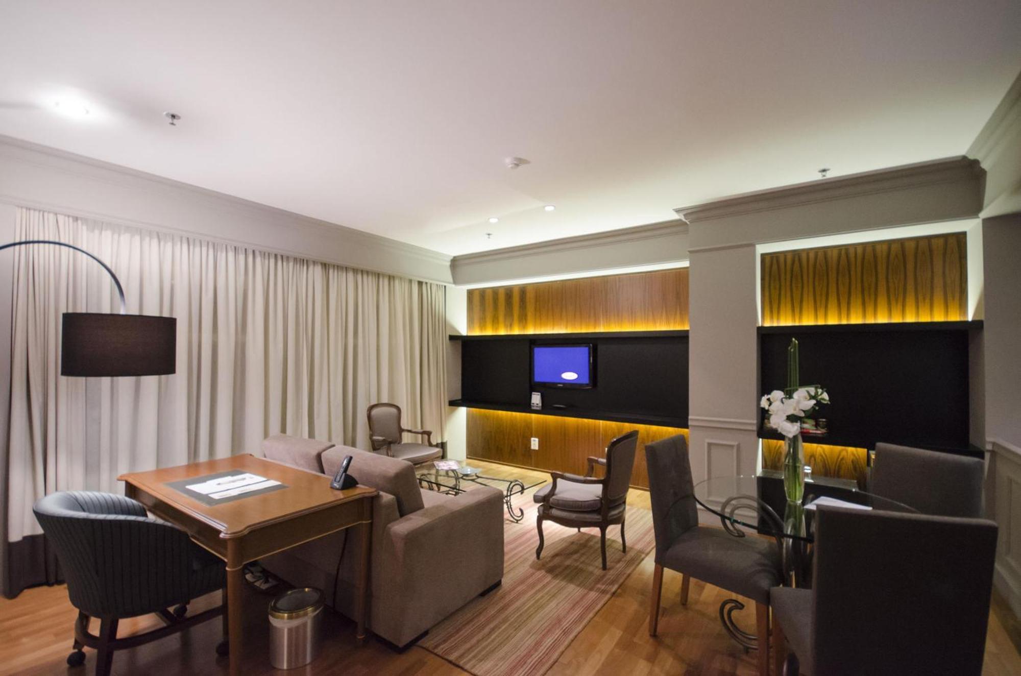 Gran Estanplaza Berrini Hotel Sao Paulo Room photo A living room in a suite at the Mandarin Oriental, Santiago