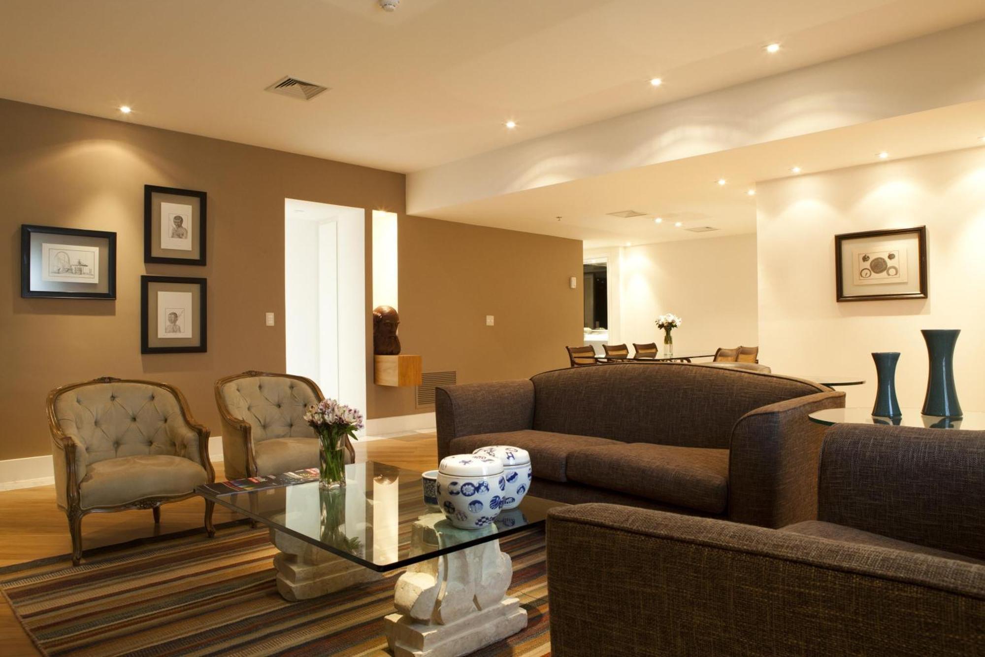 Gran Estanplaza Berrini Hotel Sao Paulo Room photo A living room with recessed lighting